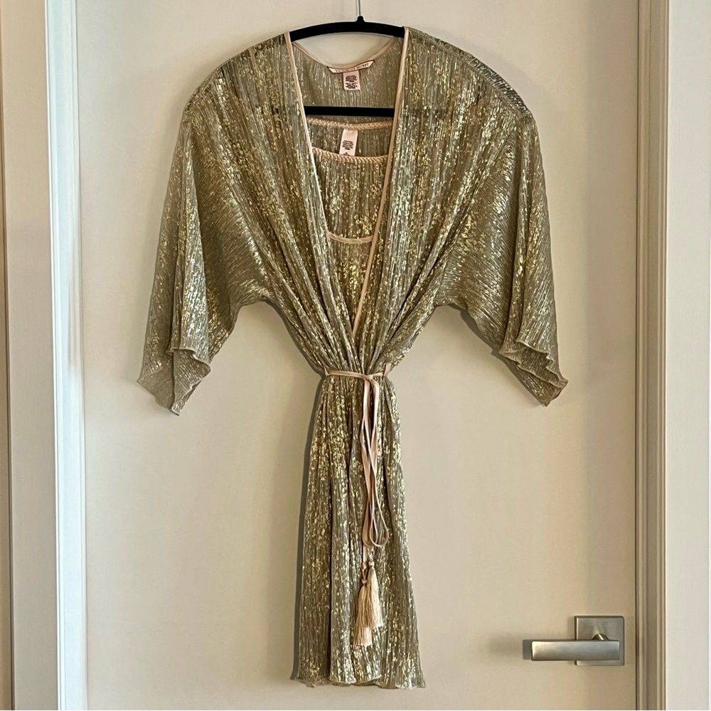 VS 3-pcs Set Robe/Short/Cami Lounge Pajama